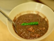 Dinuguan 豚の血肉の煮込み料理