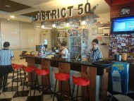 DISTRICT 50 バー席